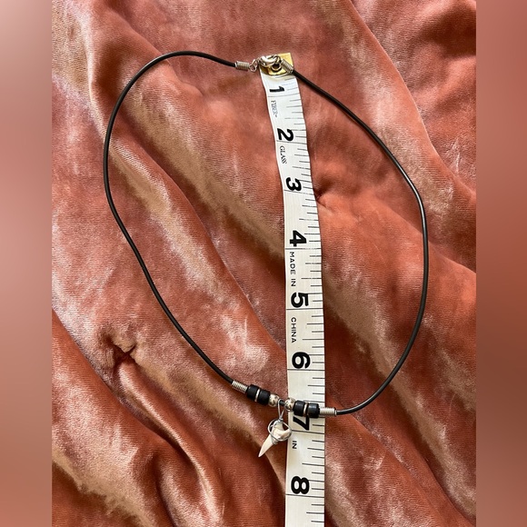 Shark Tooth Necklace Hawaii California Surf Beach Ocean Lucky Souvenir Wild Life - Picture 5 of 11